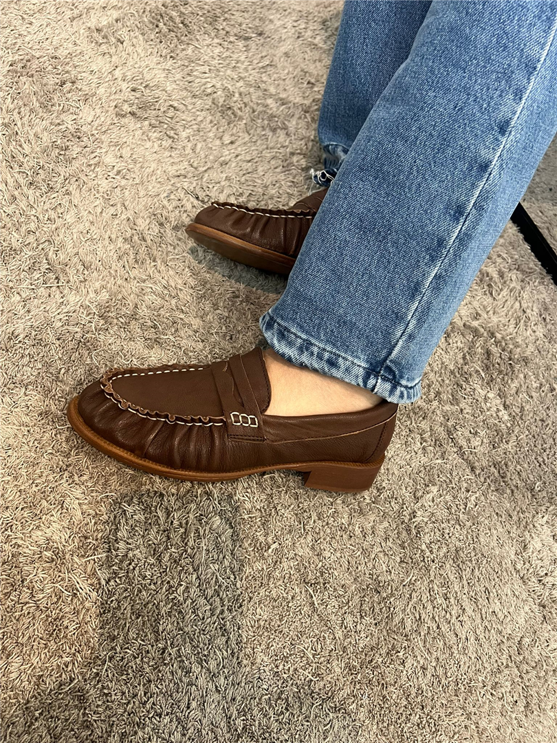 Mocassini Donna Nero In Pelle Lavata Con Cucitura Arricciata - Via Mondana cod. V128 main:sha1=7f5311f7fb06e50d503906bf04412ae09db703e3