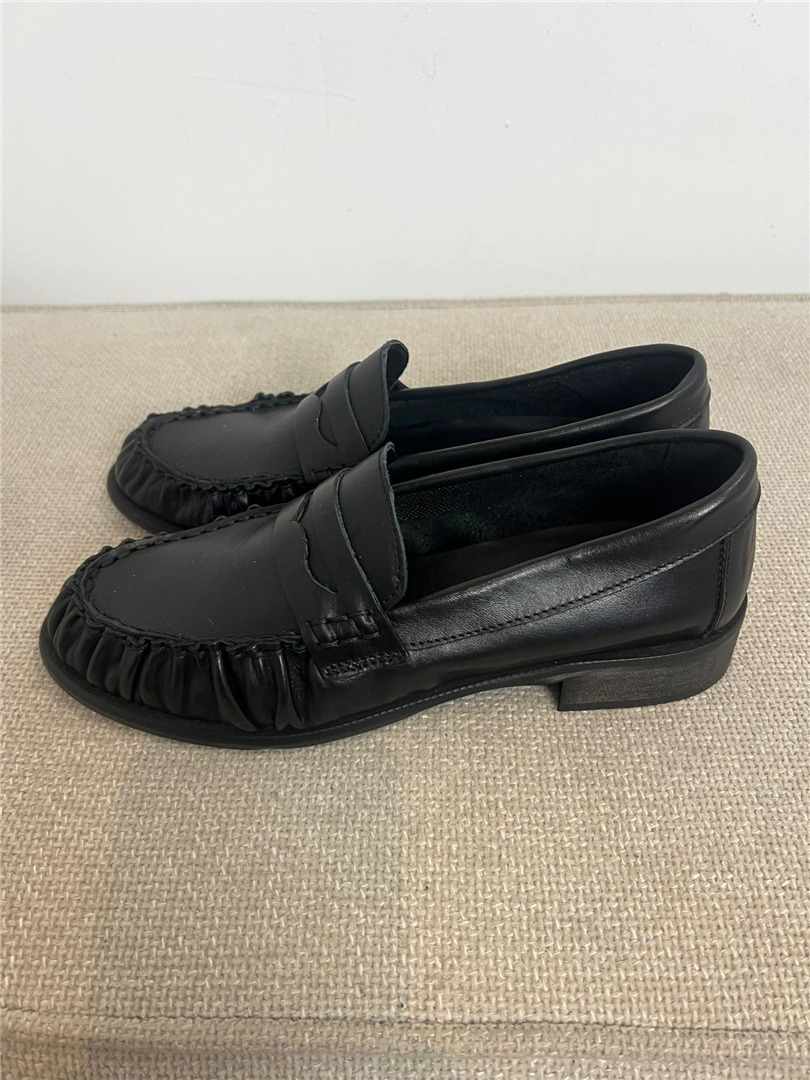 Mocassini Donna Nero In Pelle Lavata Con Cucitura Arricciata - Via Mondana cod. V128 main:sha1=fc4a453a59064a5af856b663412cd343622de7da