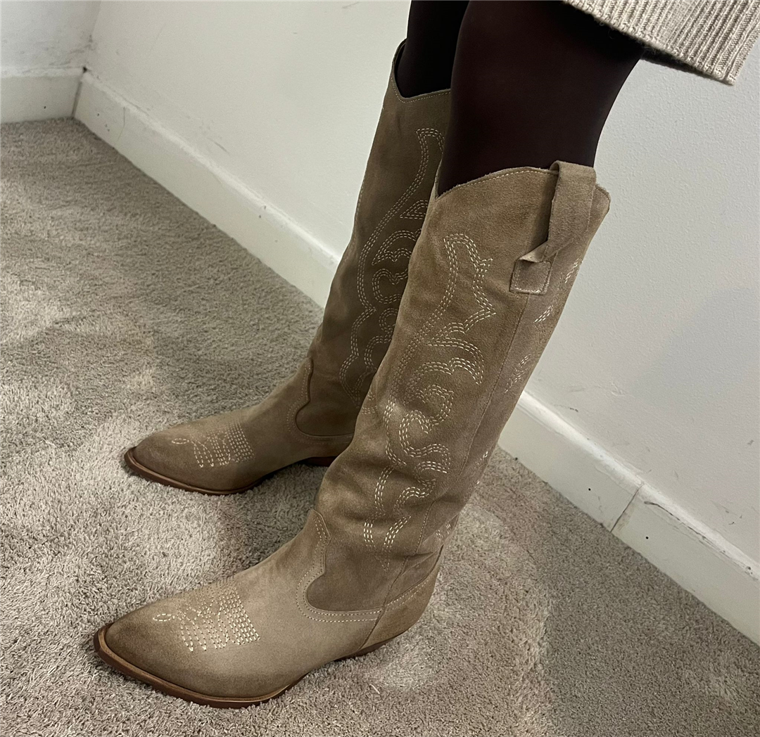 Tivali Texani Donna Alti In Camoscio Con Ricamo - Via Mondana cod. V010 main:sha1=23587492475d92679a85a9478861f358d1996e62