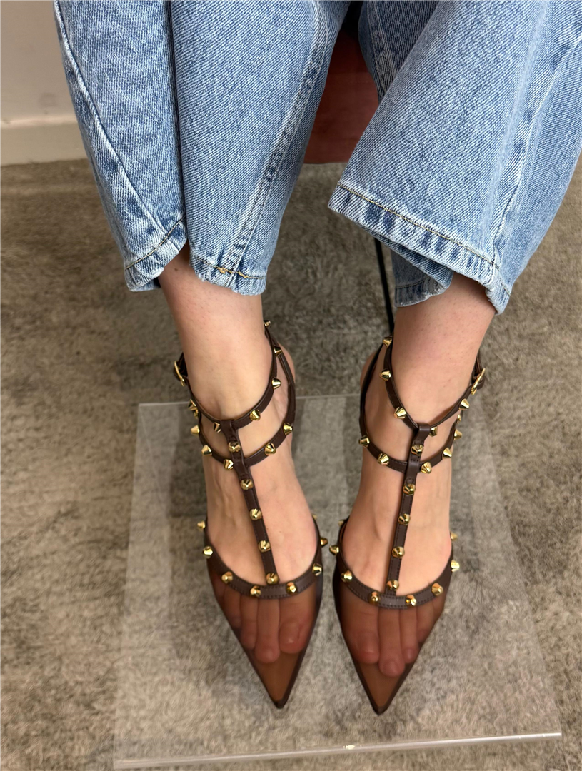 Ovyè Décolleté Marrone Con Borchie Oro – Tacco Medio E Punta A Rete - Ovye' cod. 26/AMR1310ZAN main:sha1=f3412de16430ae021c9692c11af604c7f21f8c9f