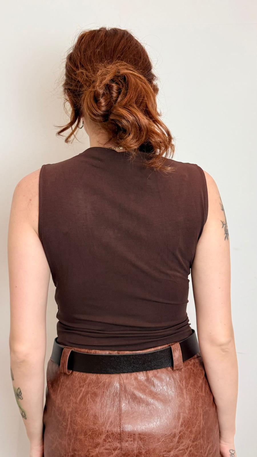 Top Smanicato Drappeggiato Color Tabacco – Collo Alto Elegante - Grace & Mila Paris cod. VALLEY main:sha1=77bf21a9f3dcd1d4b9c8f9b04b3b3579ff9c0c4b