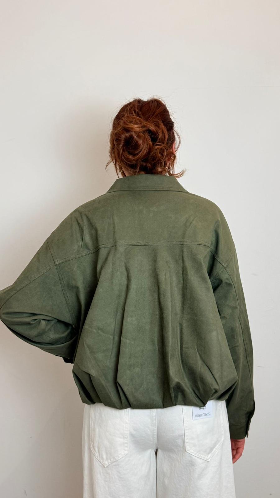 Bomber Donna Please In Suede Verde Militare – Giacca Oversize Con Zip - Grace & Mila Paris cod. VERVE main:sha1=1865aedc1950b9553778139b57f0c3e43f8fdc80