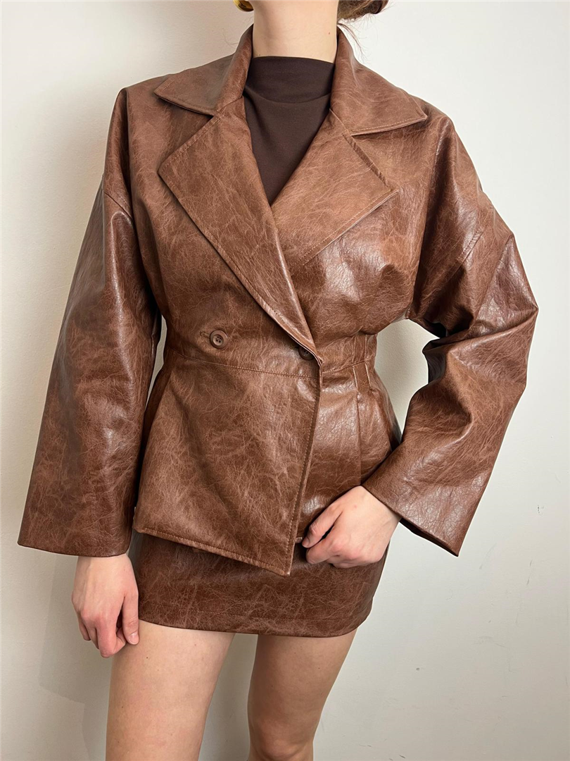 Blazer Vintage Doppiopetto Donna – Effetto Pelle Marrone Con Pinces - Haveone cod. JSO_Q012 main:sha1=d38460bca9f72781a7dde7fd60de29064430af38