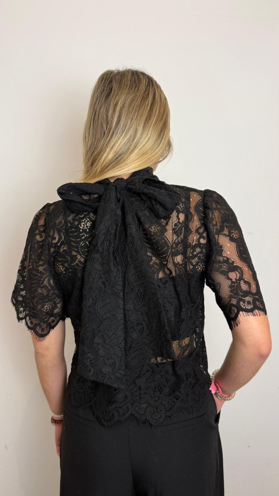 Blusa In Pizzo Con Fiocco Sul Retro - Imperial cod. RIT8LGQ main:sha1=5af74a095165f7b1499fb4a4bf82626f1b234edc