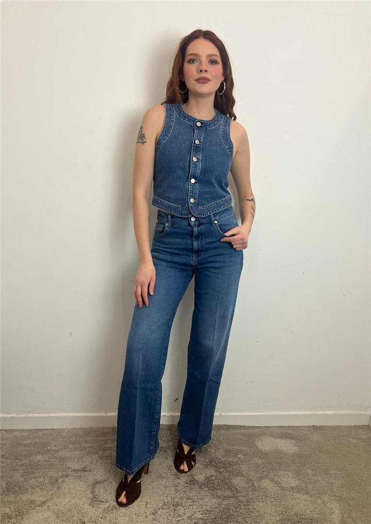 Gilet Audrey In Denim - Vicolo cod. DAB5259 main:sha1=eeccad623d919f4c9a2709b84d5efc439bd0e29c