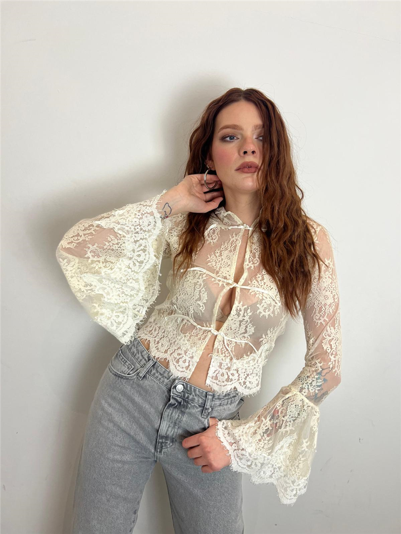 Blusa In Pizzo Con Alamari ,colletto Coreana - Vicolo cod. TAB1167 main:sha1=b77c95f58b939e99d605e4194858cf859780349d