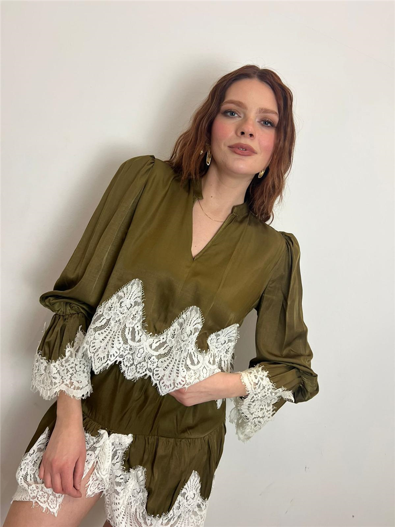 Blusa Scollo A V Con Inserti In Pizz - Vicolo cod. TAB1181 main:sha1=05b2cd3b556f376cc80111844bf0e59306048a39