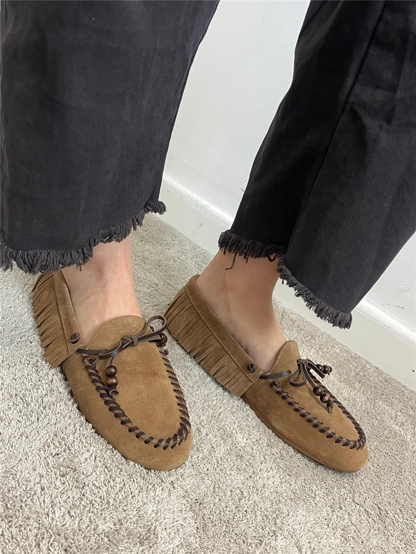 Mocassino In Camoscio Stringato Con Frange E Accessorio - Ovye' cod. 26/MY62405 main:sha1=15110c0922c6088e11290b34510fdd27cf7d2091