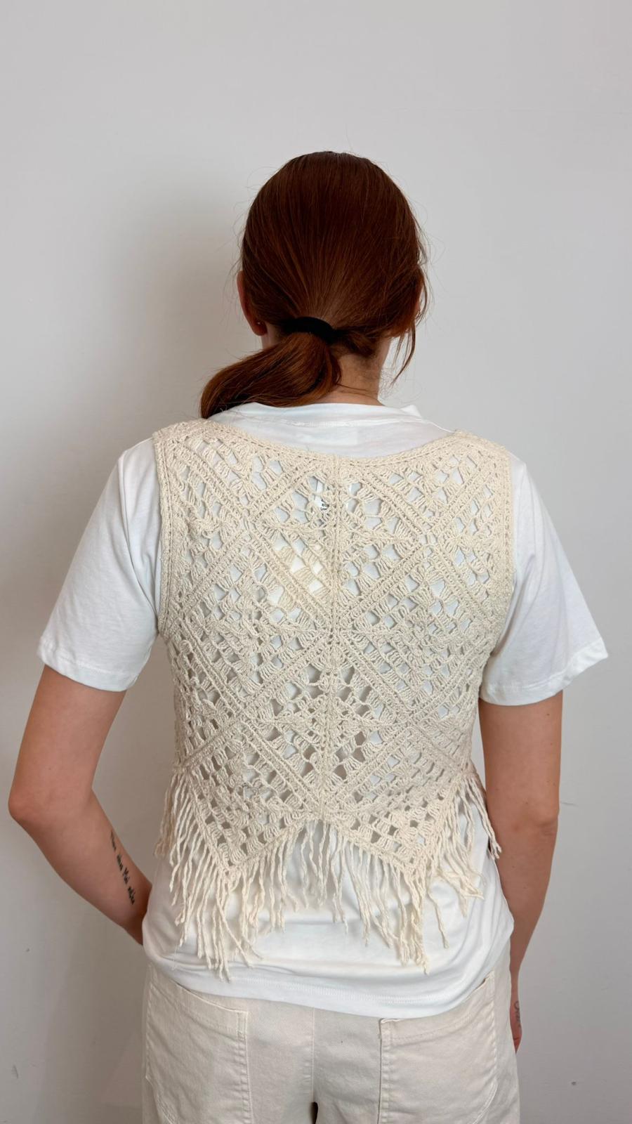 T Shirt Con Gilet In Crochet - Vicolo cod. TAB1418 main:sha1=46dddc757eac9421ac66e571aee967d90785e11c