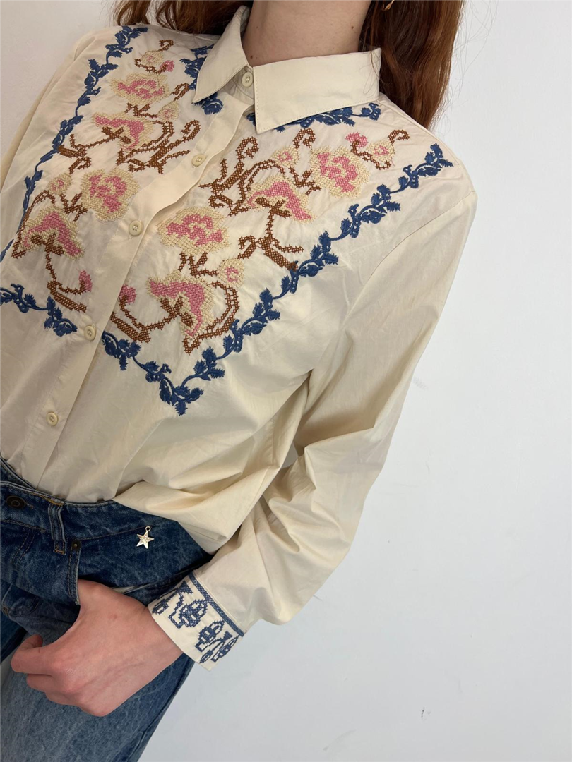 Camicia Con Ricamo Frontale - Souvenir cod. D39V0460 main:sha1=54e895d46ab8a43a402a2c7bc7edf6ce20253a67