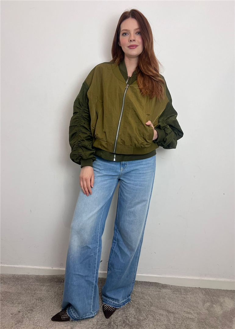 Bomber Corto Con Maniche Arricciate E Zip Frontale - Imperial cod. VHP8LBX main:sha1=95dd083258b7c5d69c9536d0b8129216ab596de9