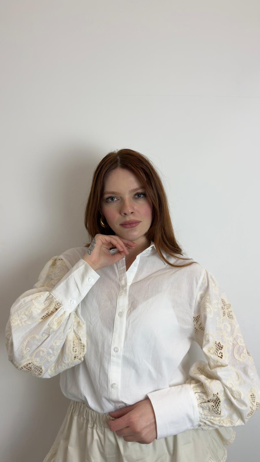 Camicia Con Ricamo Sulle Maniche - Haveone cod. CSS_Q158 main:sha1=7469b7aafb10d6eb9d2ab40d9aea96f65dc7bc06