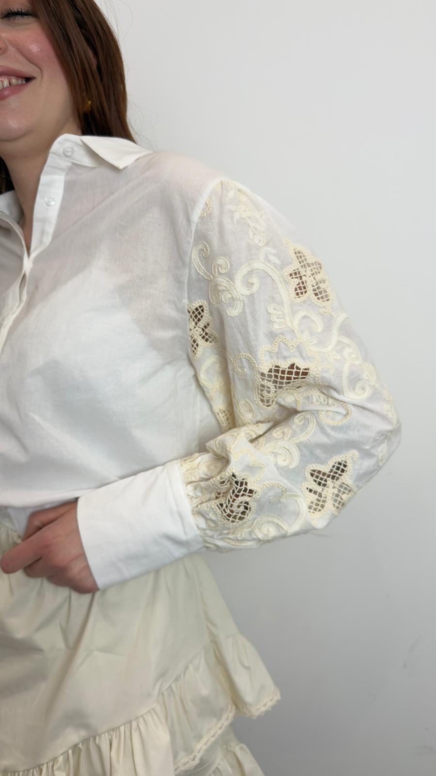 Camicia Con Ricamo Sulle Maniche - Haveone cod. CSS_Q158 main:sha1=c8ab5a03fc84e461b7836f88338717eaeed58291