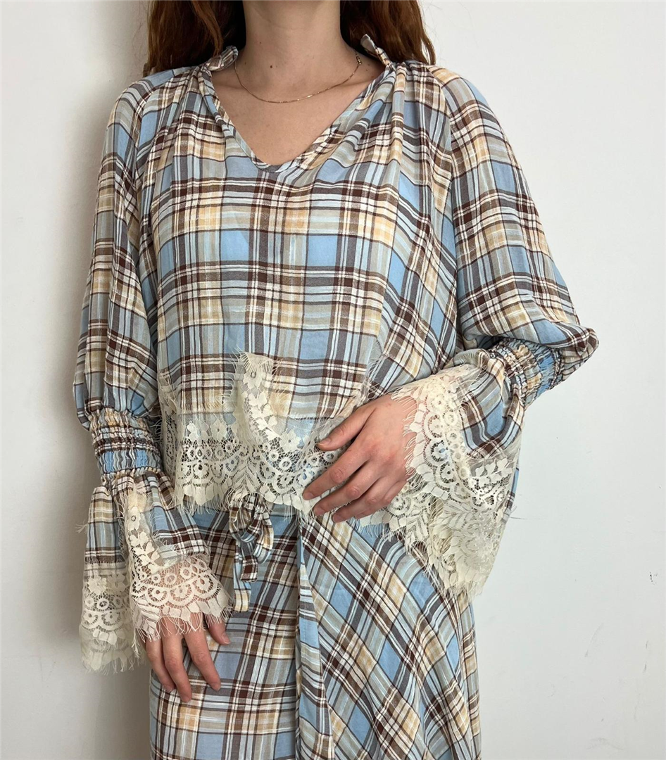 Blusa Scollo A V Pizzo Sul Fondo - Souvenir cod. M39F1077 main:sha1=a30fed6183b9b304c8720ea5ff0c1425f49ce198