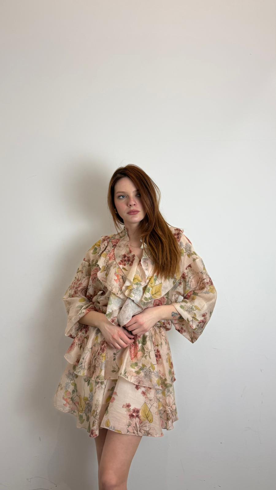 Abito Corto Con Balze E Rouches Fantasia Floreale - Souvenir cod. R39B1068 main:sha1=479e438c0c05dcd20a68a393e6d3fdbabb75b2a2