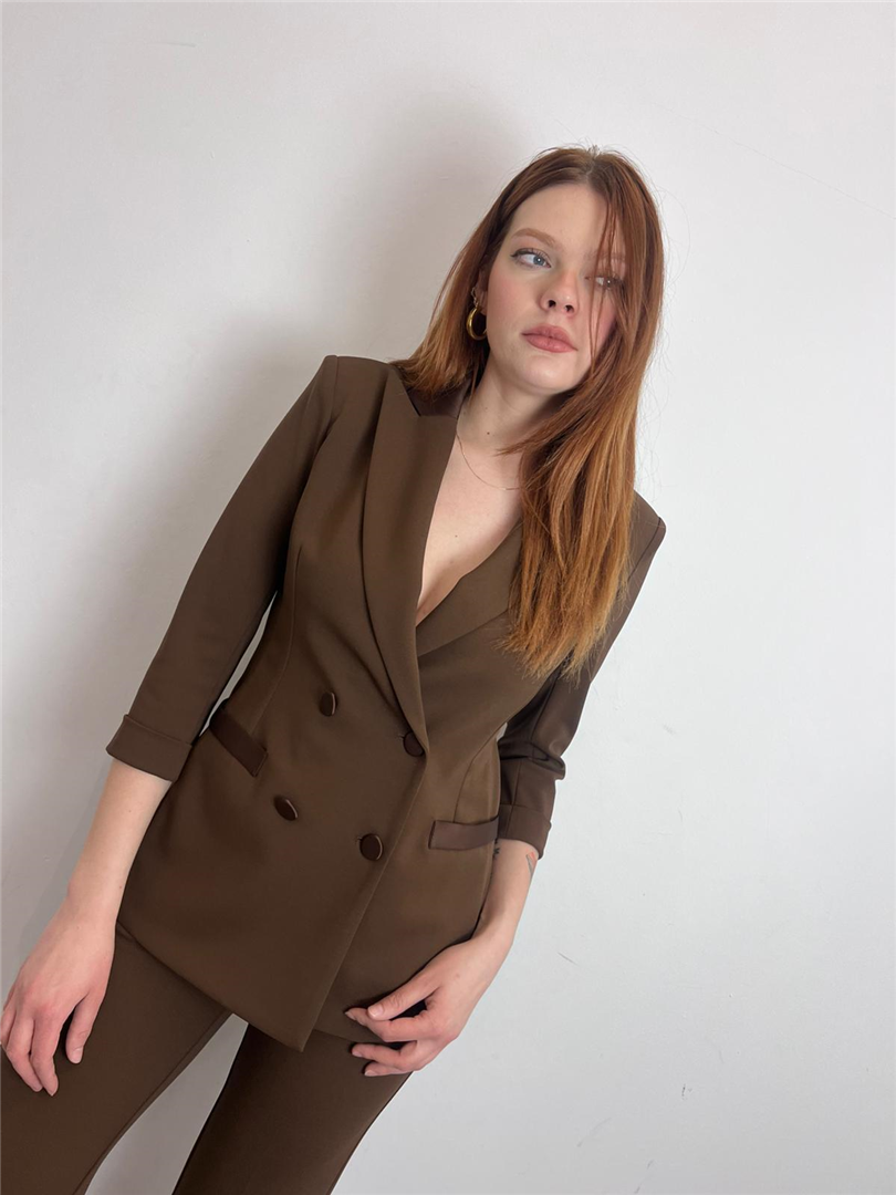 Blazer Doppiopetto Con Maniche Tre Quarti - Imperial cod. JU25LAW main:sha1=1b4896c7c2d13b8c60bbd64b7825b9ade17723fb