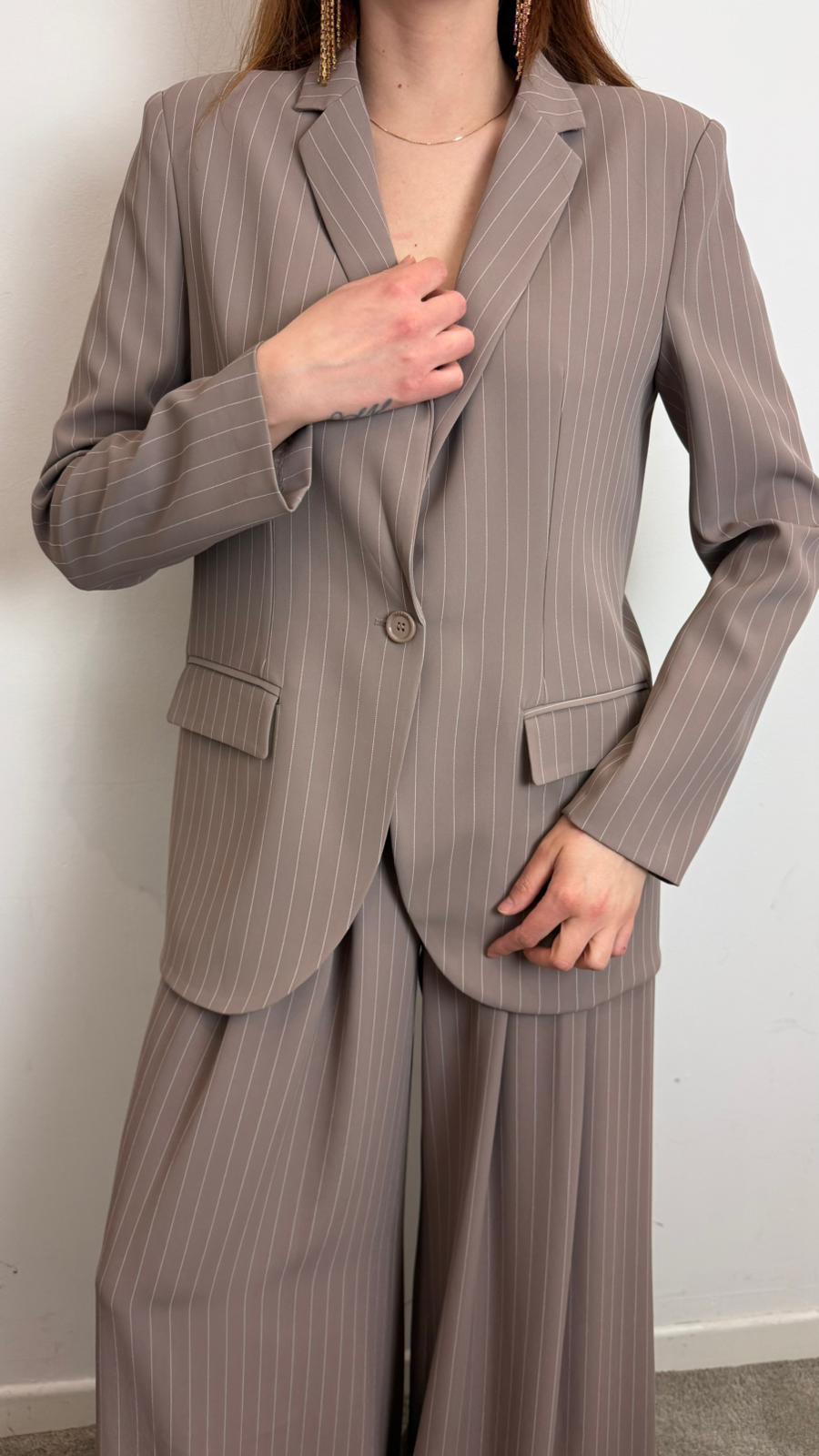 Blazer Over Gessato Con Spalline - Imperial cod. JT86LAF main:sha1=3d0b604f21f5f69f6794fd2e3338ed3bf15c274d