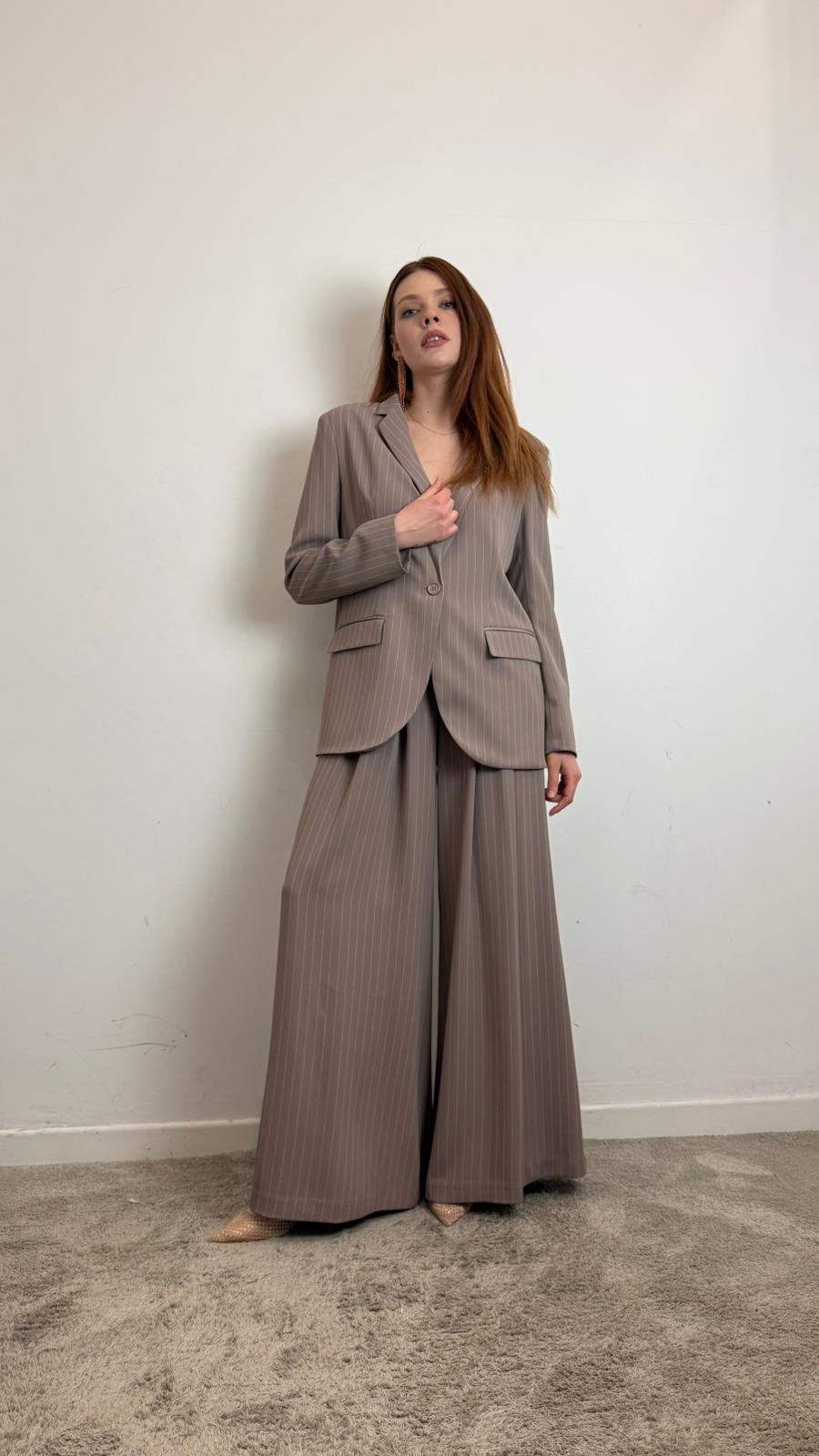 Blazer Over Gessato Con Spalline - Imperial cod. JT86LAF main:sha1=b5a3bbcc0a1d3d04650b35bfc149e910cad885aa