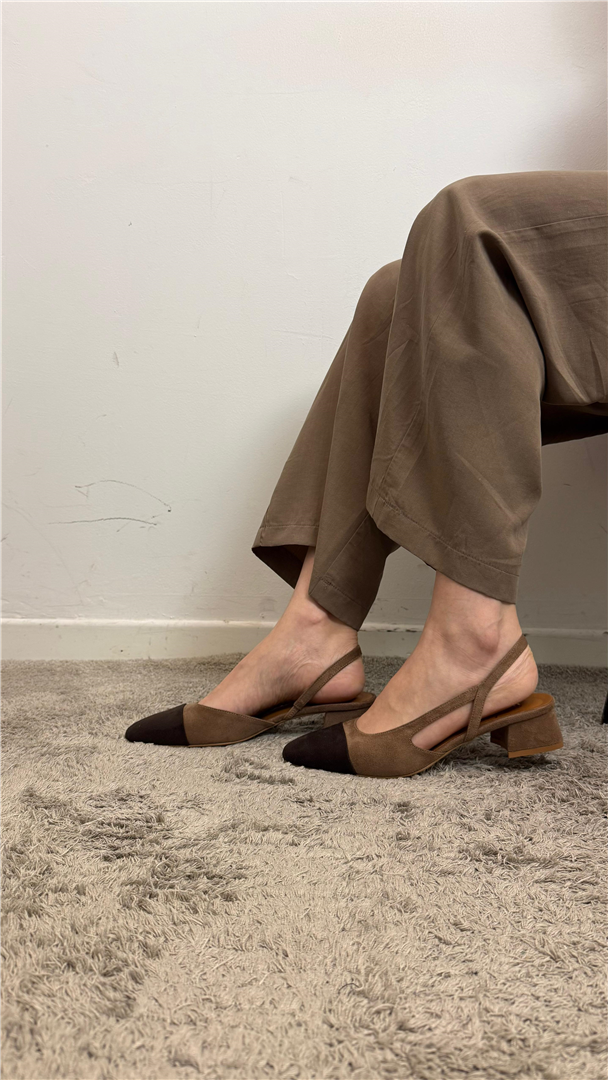 Slingback A Punta Tonda E Cinturino Elasticizzato Tacco 4 - Ovye' cod. 26/LF2675002CAM main:sha1=3b586671d17320dd4c287f777c2d9739d502d2c2