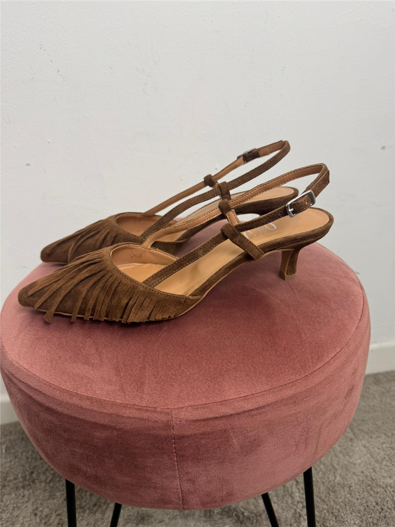 Slingback In Camoscio Con Frange Tacco 5 - Ovye' cod. 26/AT263CAM main:sha1=68548a8bb0f3594f86f1eed5c6b525fbe82d3ca9