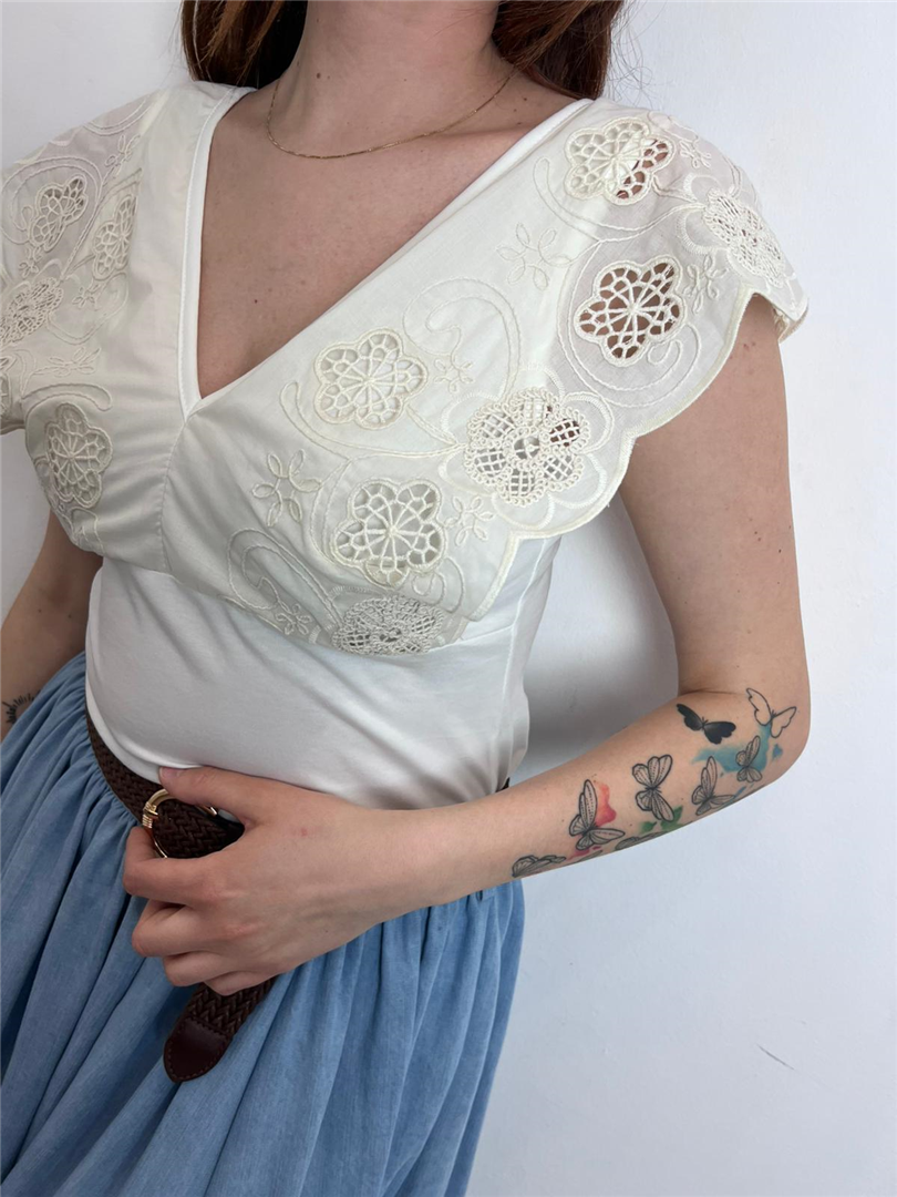 T Shirt Passamaneria Scollo A V - Haveone cod. TJA_Q112 main:sha1=e9a2aa23a14f1d860cd87346f24f111dace6ee16