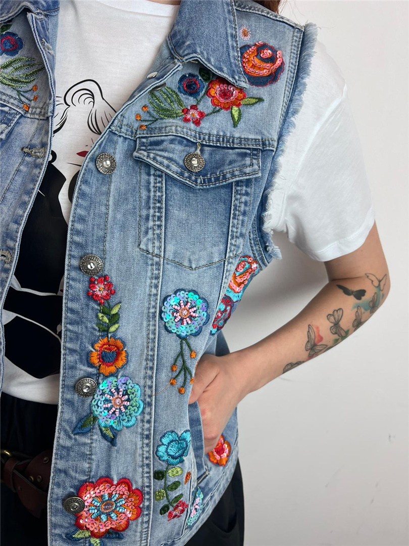 Gilet Denim Con Ricami - Souvenir cod. D39V1346 main:sha1=768b290557ca1139d6b734c7e156687421fca957