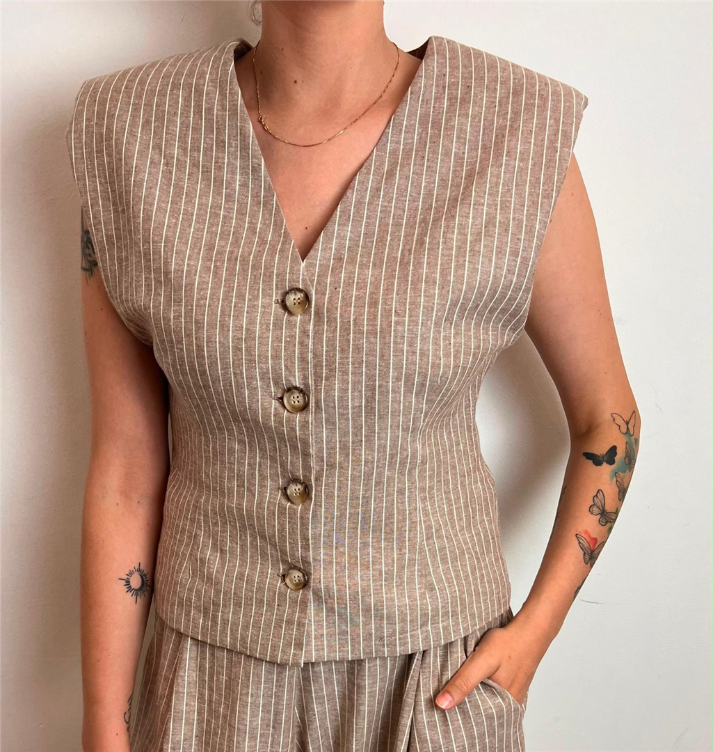Gilet Gessato Con Spallina Misto Lino - Please cod. L975HH03 main:sha1=1e1c0df8700a55c9b79c57177342fff25b3a9815