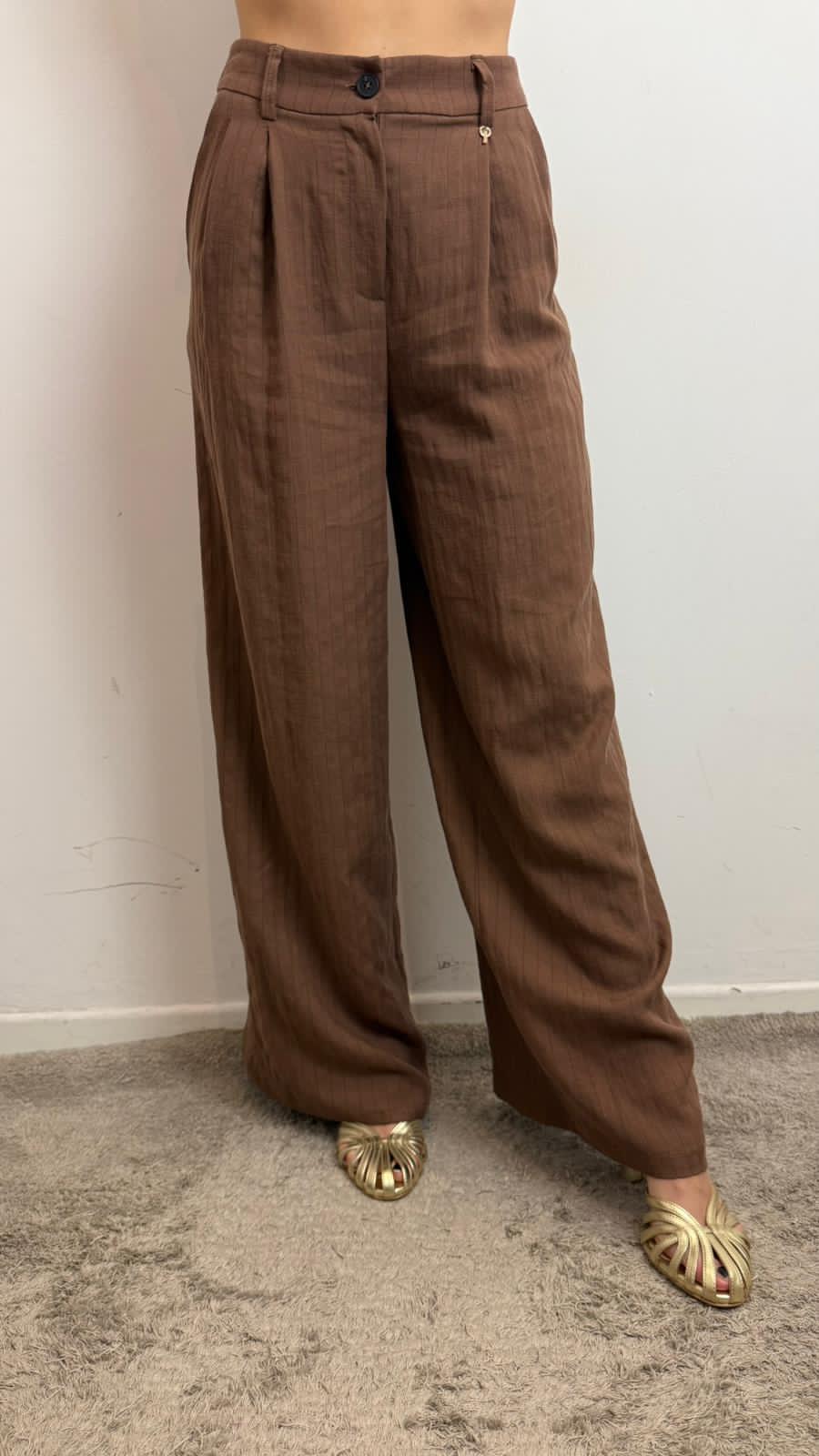 Pantalone Palazzo Con Pinces - Philia Loft cod. M02M1244 main:sha1=aaa5c5e1bfc9c2222dce2bdf27e4cc703a1fd5c3