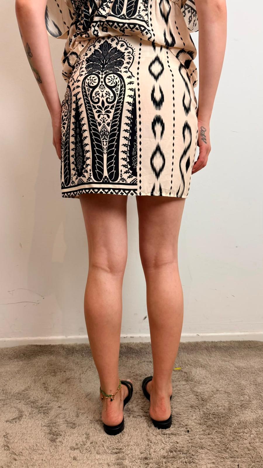 Gonna Corta Pareo Fantasia Boho - Vicolo cod. TAB3003 main:sha1=c38c0f2d7933c5a0a409961c38a186d19f18e799
