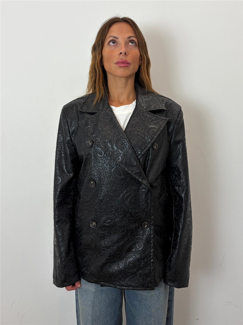 Blazer Over Doppiopetto In Ecopelle Lavorazione Ricamo - Haveone cod. JGE_R039 main:sha1=0d679f4a63187a3a71da81137845dfca47f91e47