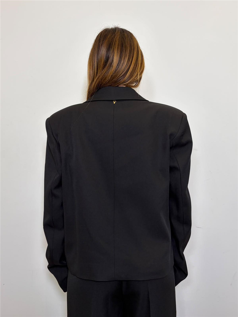 Blazer Croppedcon Applicazione Di Bottoni Decorativi - Philia Loft cod. M03N0059 main:sha1=d32e2d2d10718507b39806b801b51a01787b6025