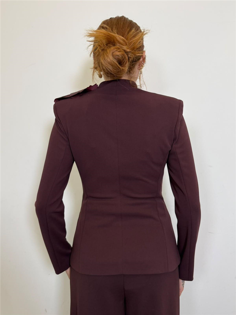 Blazer Avvitato Collo Coreana Con Spilla Sul Davanti - Imperial cod. JCC8MAW main:sha1=517e4e0ec5e7c641dbe0dcb4eec9ce0fe9f03d33