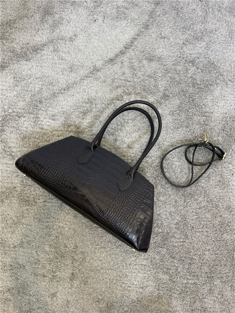 Borsa A Spalla Forma East Weas Effetto Coccodrillo Lung Cm 40 H Cm18 - Divisione Chickster's cod. M3611 main:sha1=1922341eca2774f2323c452fc91b3387c39f394c