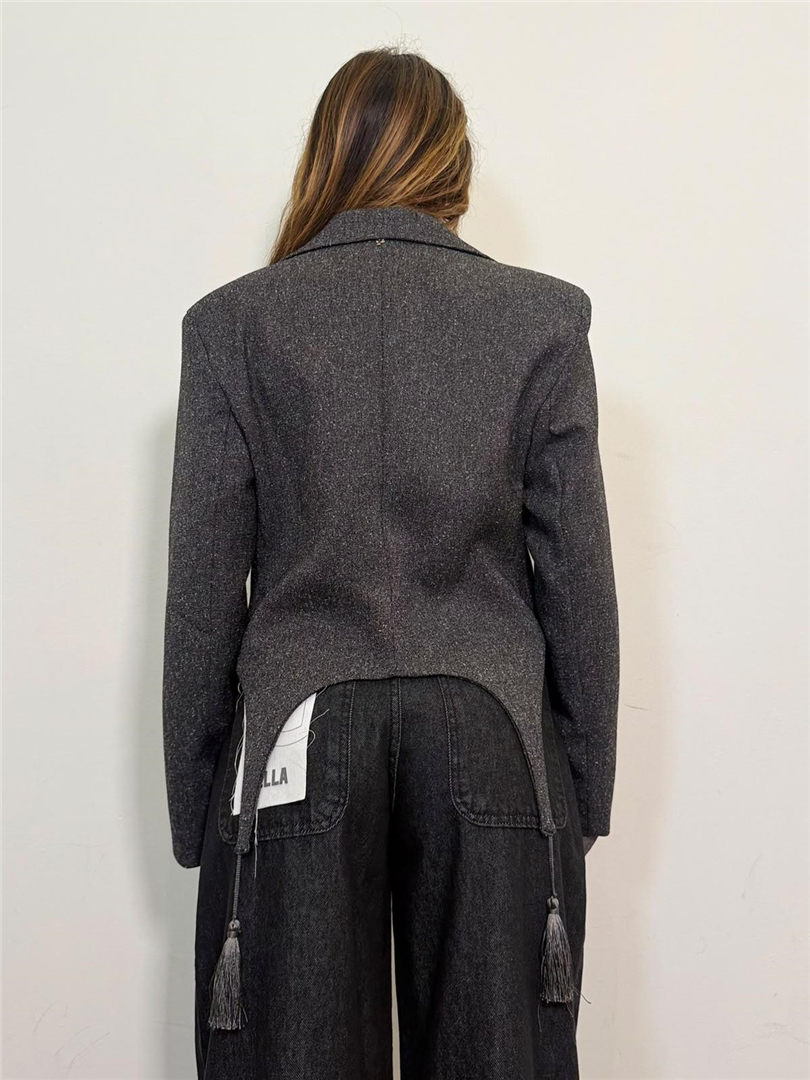 Blazer Crop Con Nappine Sul Fondo - Philia Loft cod. D03E0828 main:sha1=6992ce188d2a2563b56efb518e9553f317677b4c