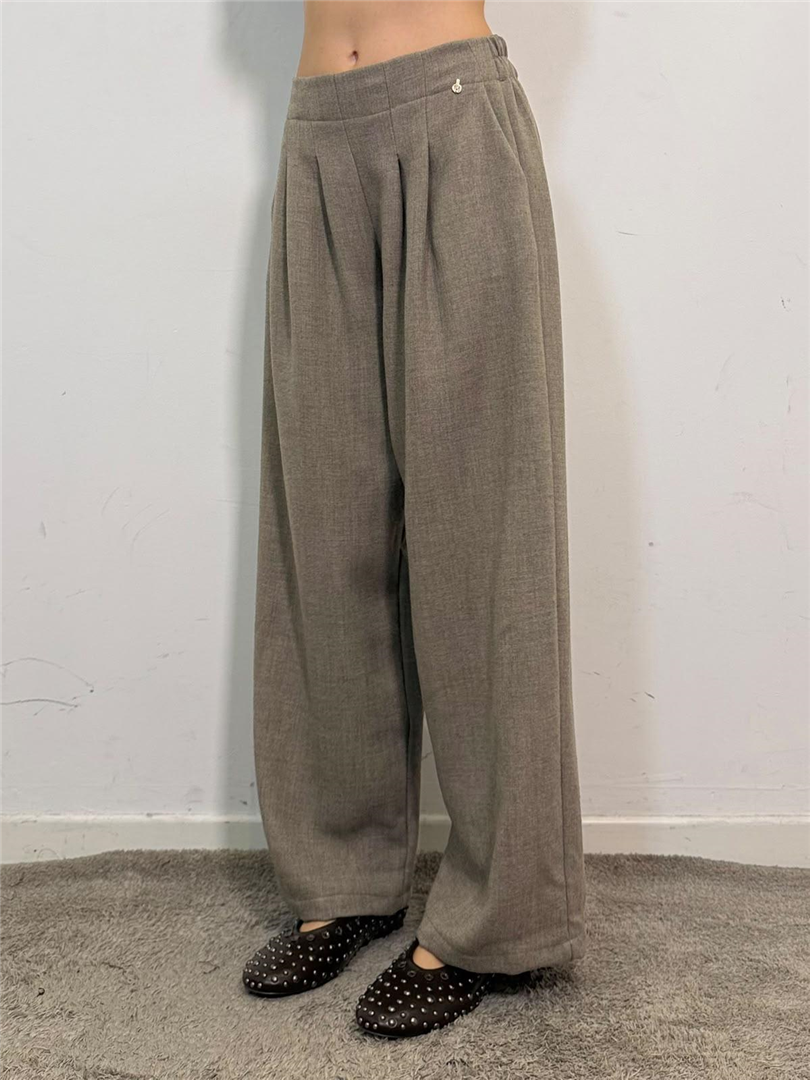 Pantalone Con Pinces Gamba Ampia Elastico In Vita - Philia Loft cod. R03L0771 main:sha1=49f20e4ffe4f24d55336b7967655863b35bc8bbf