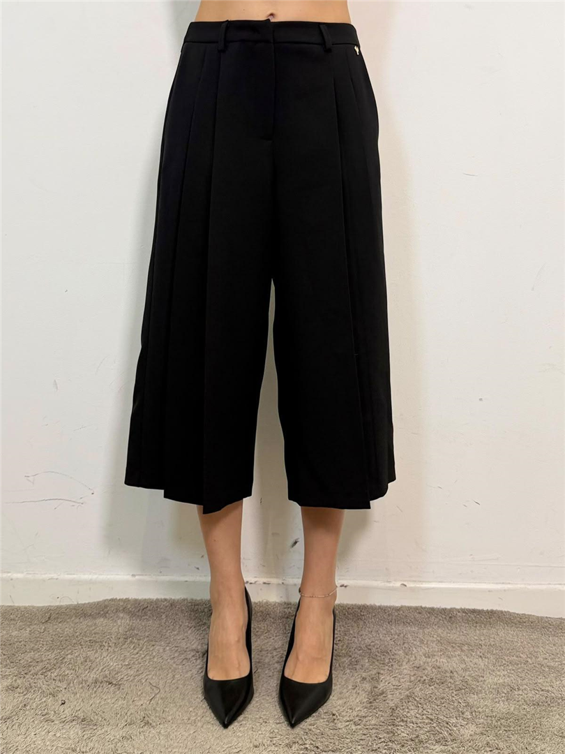 Bermuda Con Pinces - Philia Loft cod. A03N1044 main:sha1=f7e254d9f98475380c1ed5c2e733969ecef9ef03