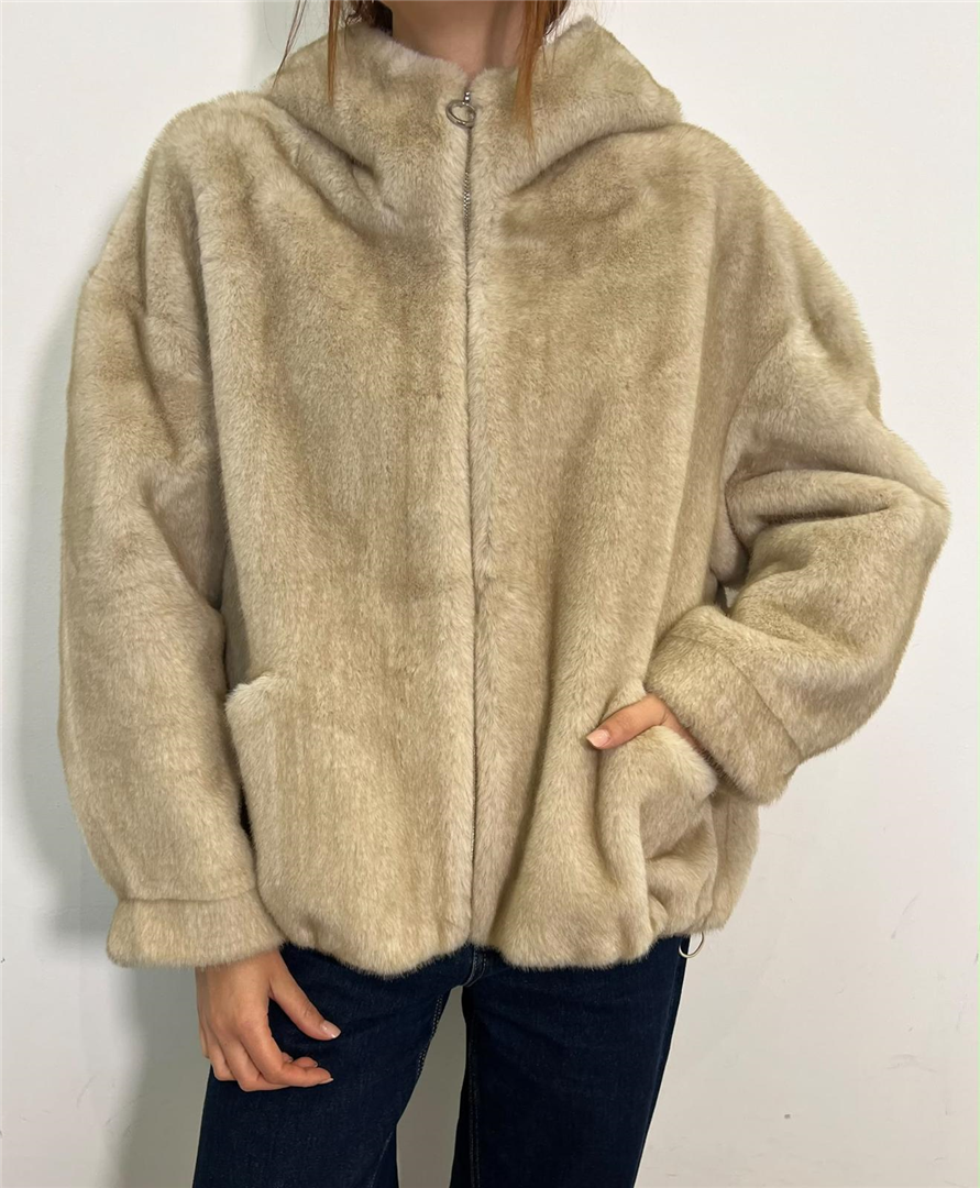 Ecopelliccia Con Cappuccio Con Chiusura Zip - Please cod. V8911G6850 main:sha1=5189279b106d7b9081d64ea9a6d44c01aa2ce438