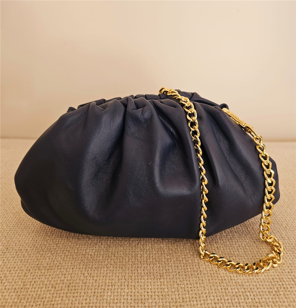 Borsa Pasticcino Piccola In Pelle Con Tracolla Dorata - Divisione Chickster's cod. M3541  color:blu