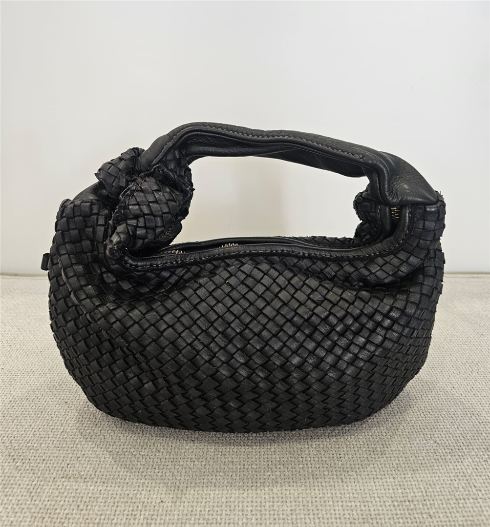 Borsa Pelle Intrecciata Piccola Lung. Cm 26 H.cm 16 - Divisione Chickster's cod. M3557  color:nero
