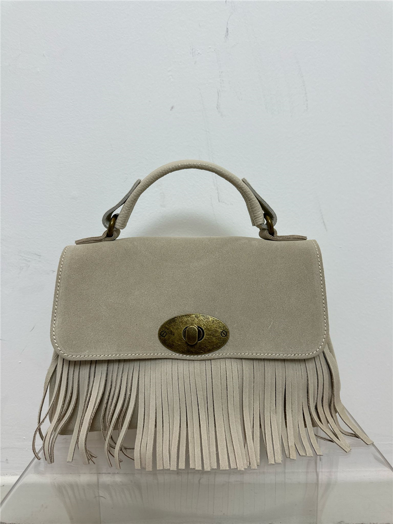 Borsa Scamosciata Con Frange E Tracolla Lung. Cm 27 Alt. 16 - Divisione Chickster's cod. M3526  color:beige