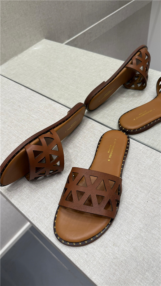 Sandalo In Pelle Con Fascia Traforata - Via Mondana cod. JESSYNOB  color:cuoio