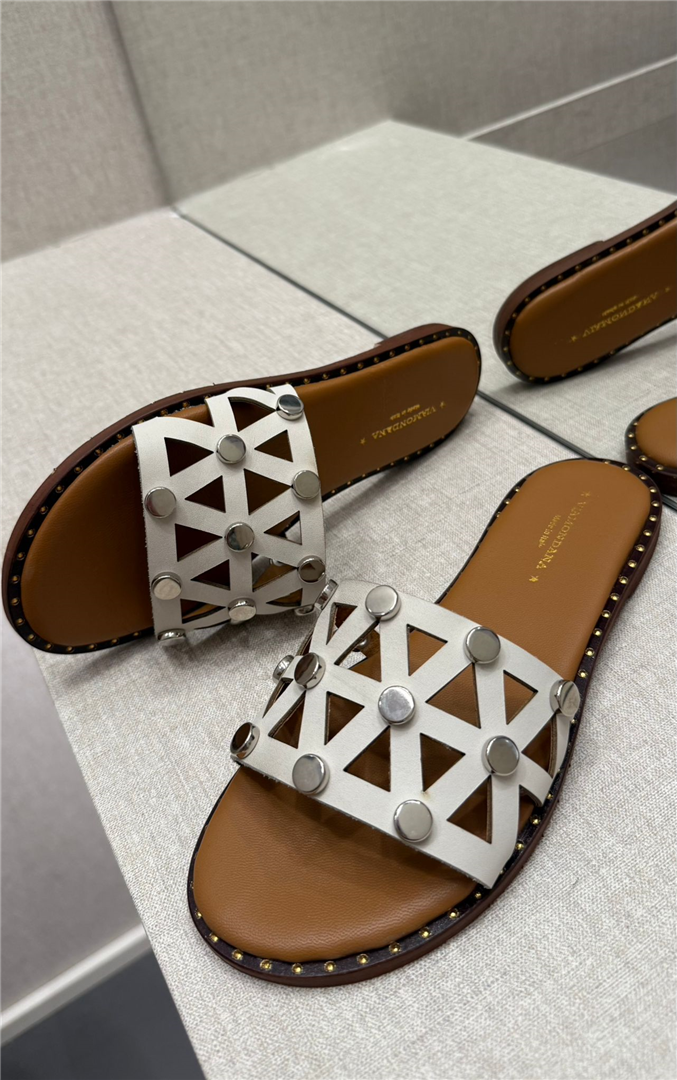 Sandalo Fascia Traforata Con Borchie - Via Mondana cod. JESSY  color:panna