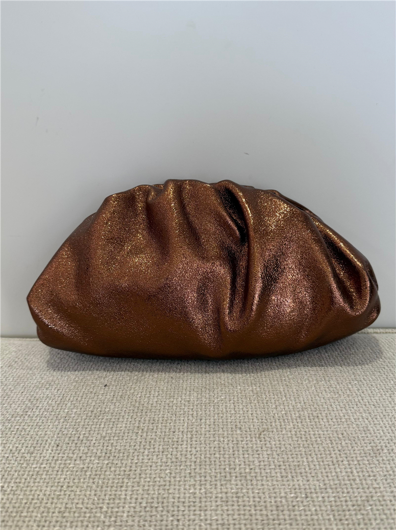 Borsa Pasticcino Piccola Laminata Con Tracolla Dorata - Divisione Chickster's cod. M3540  color:marrone