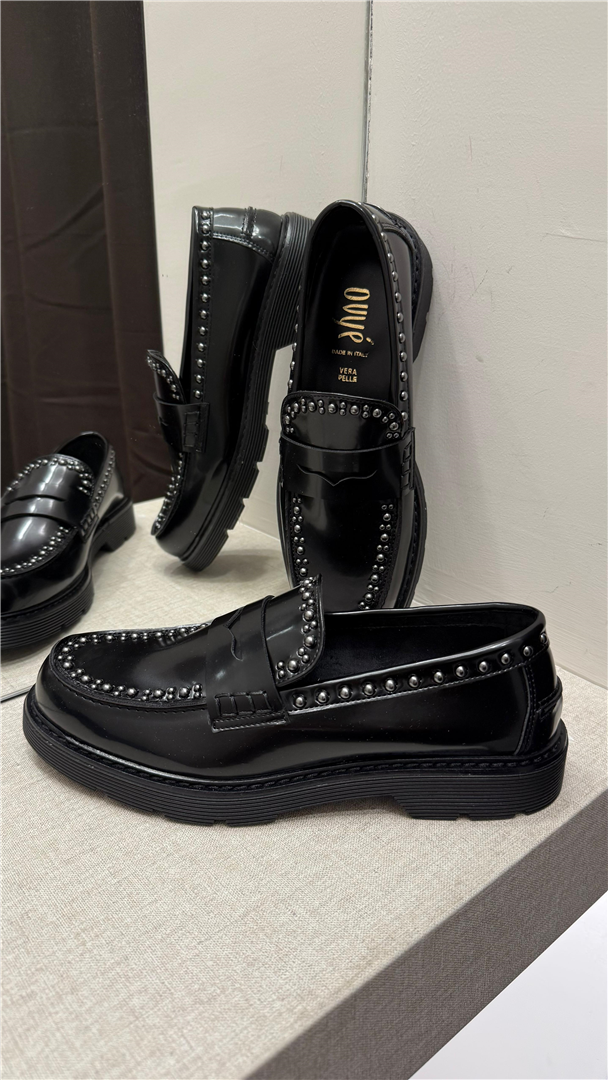 Ovye Mocassino In Pelle Con Borchie - Ovye' cod. 25/LFASTRY030BOS  color:nero