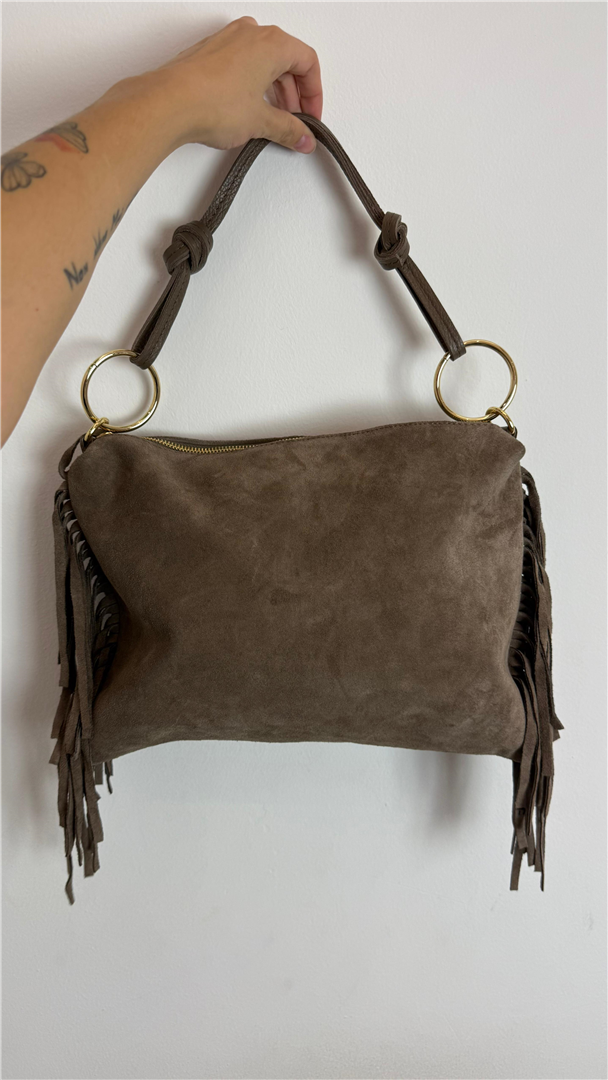 Borsa In Camoscio Con Frange Con Tracolla Lung. Cm 35 Alt Cm 27 - Divisione Chickster's cod. M3583  color:testa di  moro