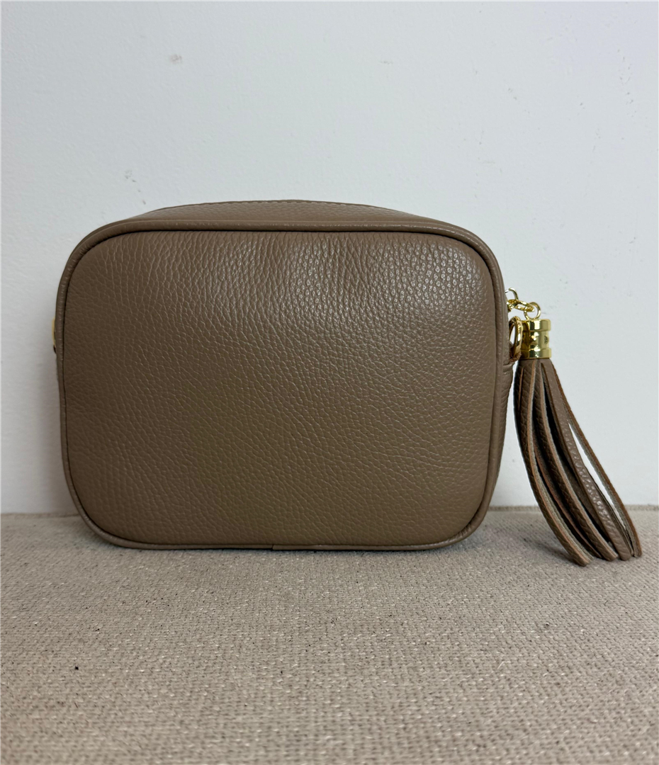 Borsa Bauletto Con Pendaglio Chicksters - Divisione Chickster's cod. M3504  color:taupe scuro