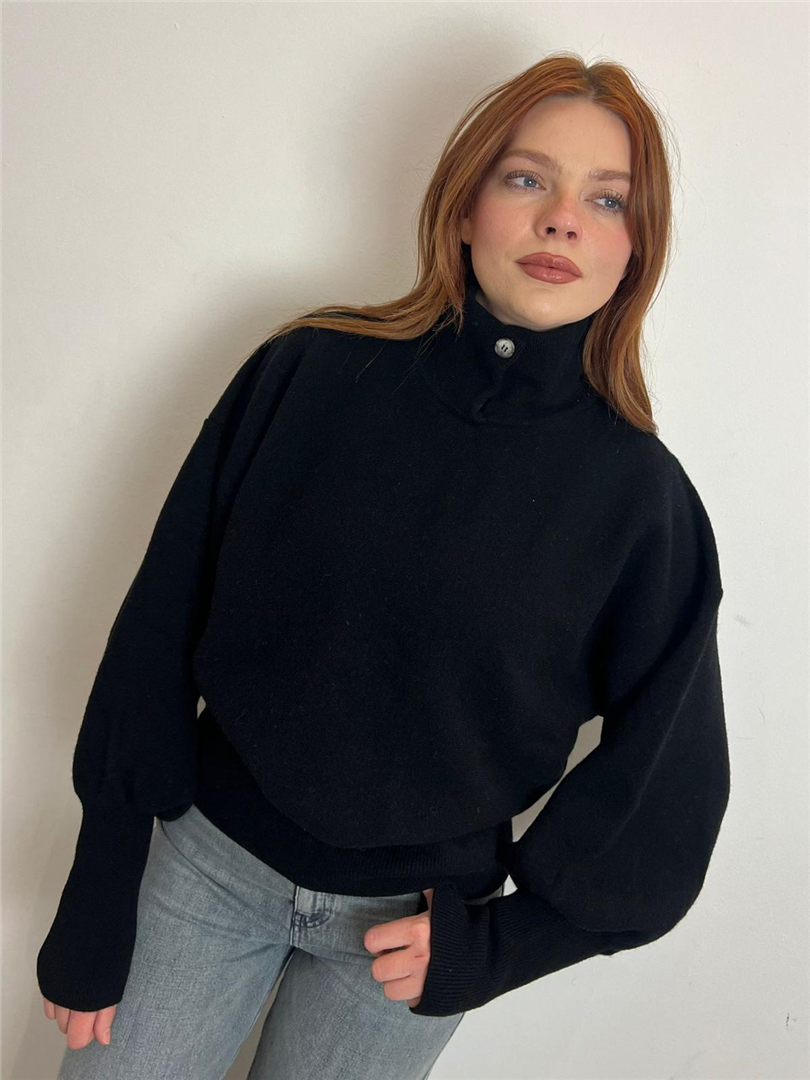 Pull Collo Alto Con Bottone Sul Collo - Vicolo cod. 22104F  color:nero