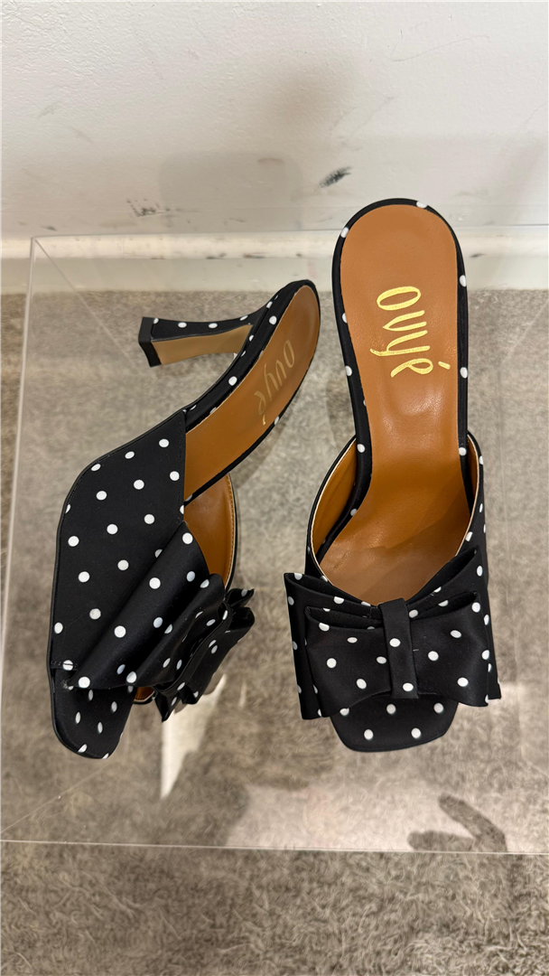 Mule Donna Ovyè A Pois Con Fiocco Tacco 8 Cm – Ss26 - Ovye' cod. 26/IR2728RAS  color:nero