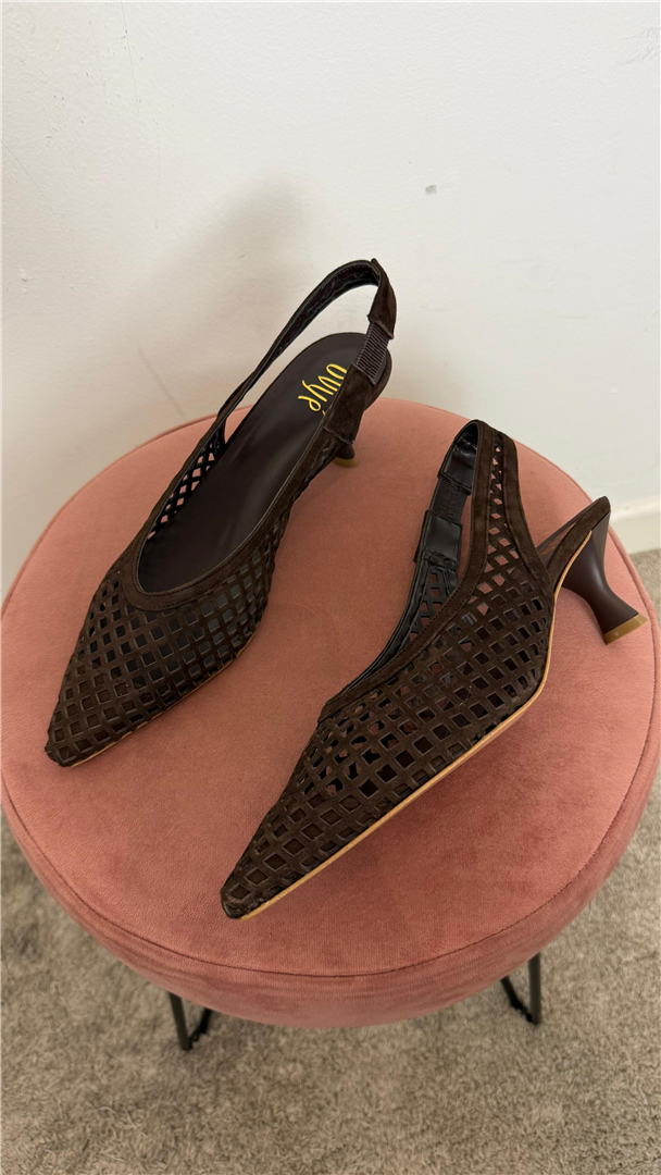 Slingback Donna Ovyè In Camoscio Traforato Tacco 6 Cm – Ss26 - Ovye' cod. 26/AC1663CAM  color:testa di moro