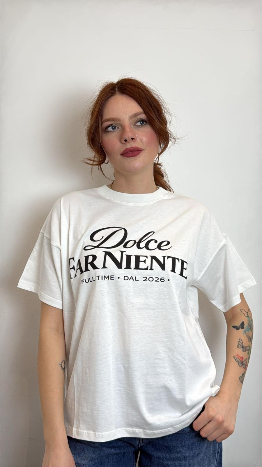 T Shirt “dolce Far Niente” Donna In Cotone – Maglietta Oversize Con Stampa Frontale | Vari Colori - Vicolo cod. RAB0286  color:bianco